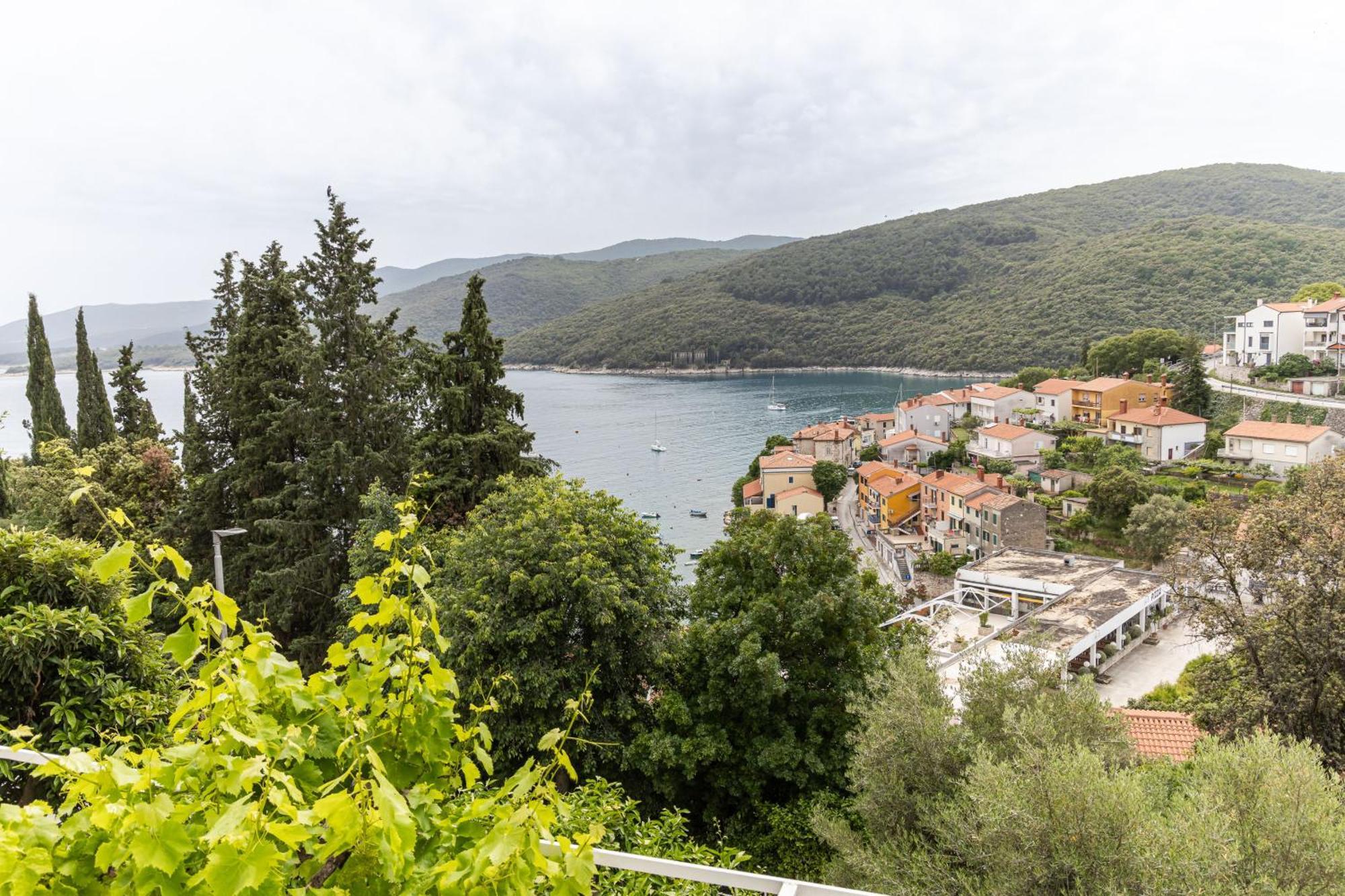 Apartments Sea View Rabac Oda fotoğraf