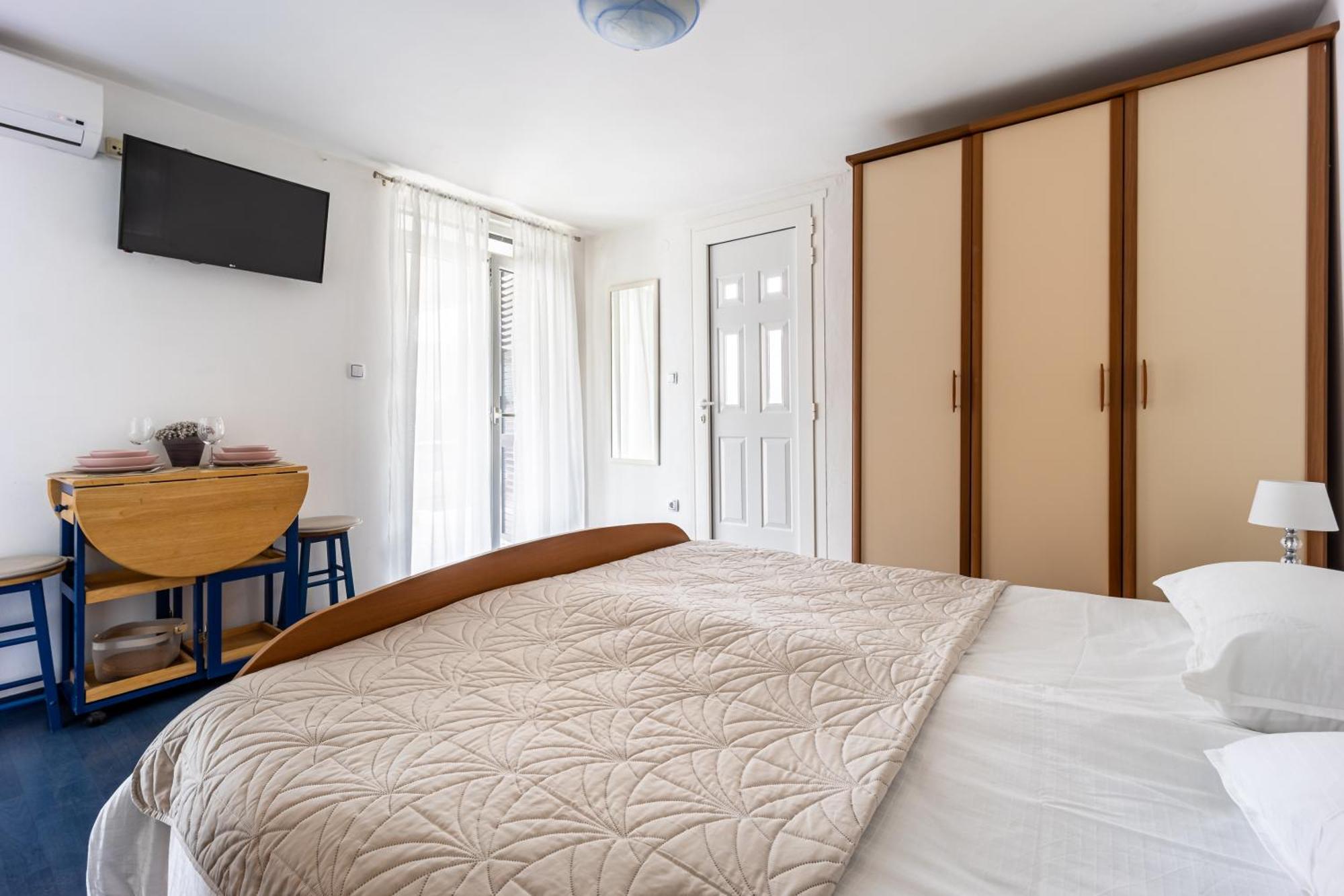 Apartments Sea View Rabac Oda fotoğraf