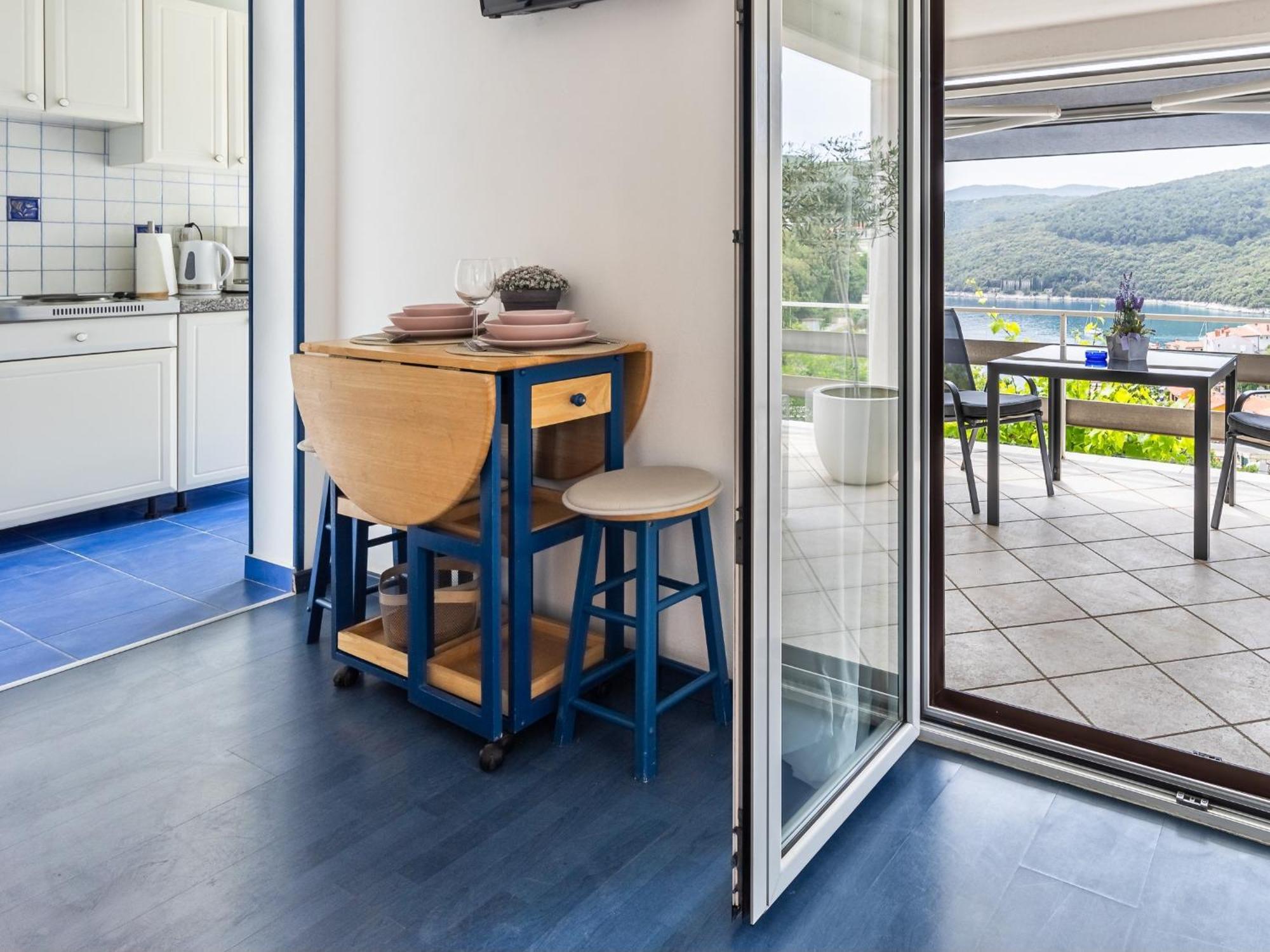 Apartments Sea View Rabac Oda fotoğraf